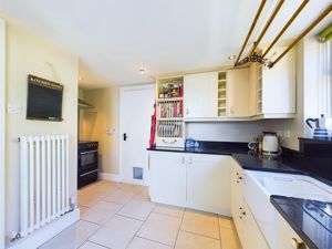 Kitchen- click for photo gallery
